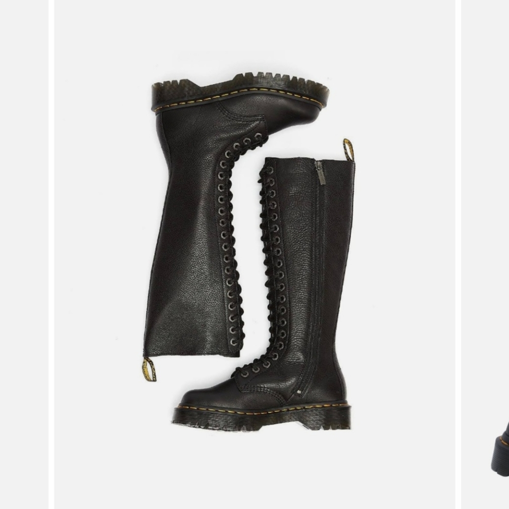 Dr. Marten 20 eyelet 1B60 Black Leather Boots